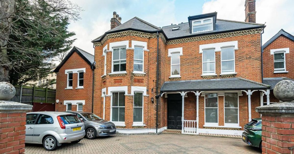 2 bedroom Flat for sale in Sylvan Hill, Crystal Palace SE19 (For sale) KFH