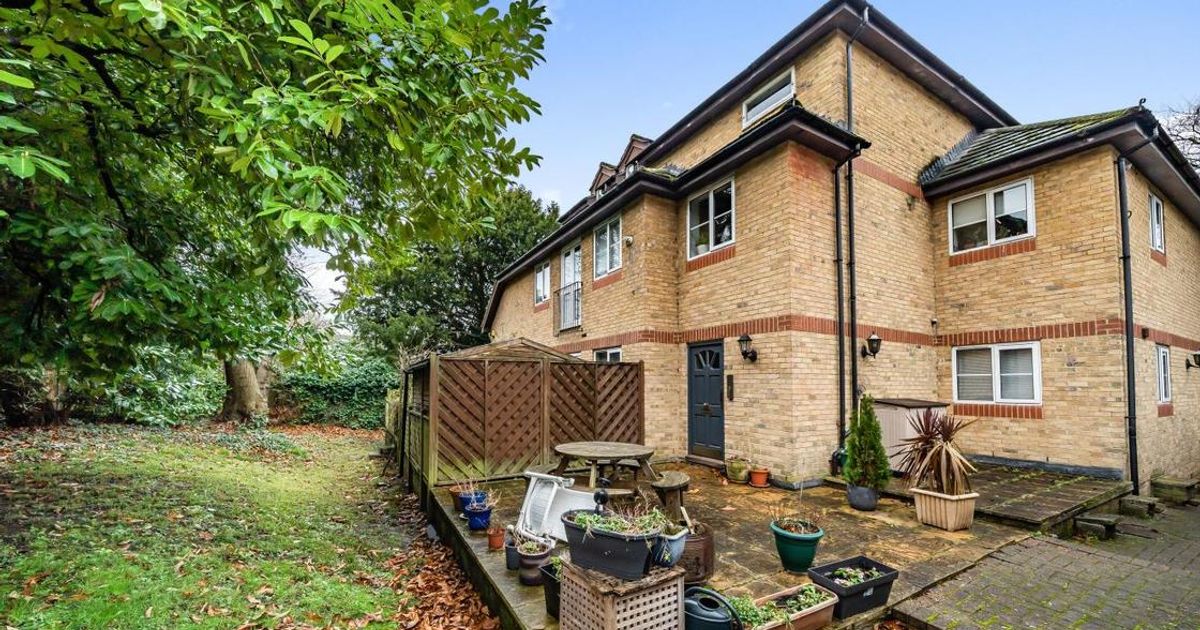 2 bedroom Flat for sale in Stevens Close, Beckenham BR3 (For sale) KFH