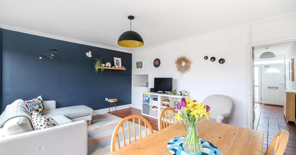 3 bedroom Flat for sale in Coleraine Road, Blackheath SE3 (Under offer