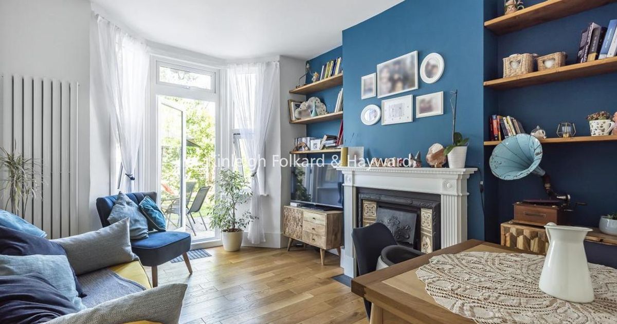 2 bedroom Flat for sale in Beaconsfield Road, Friern N11 (For sale) KFH
