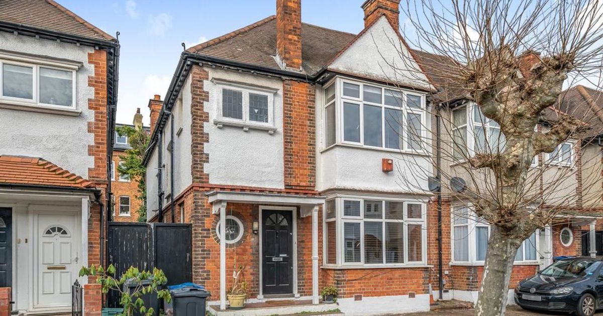 4 bedroom House for sale in Compton Road, Wimbledon SW19 (Contracts