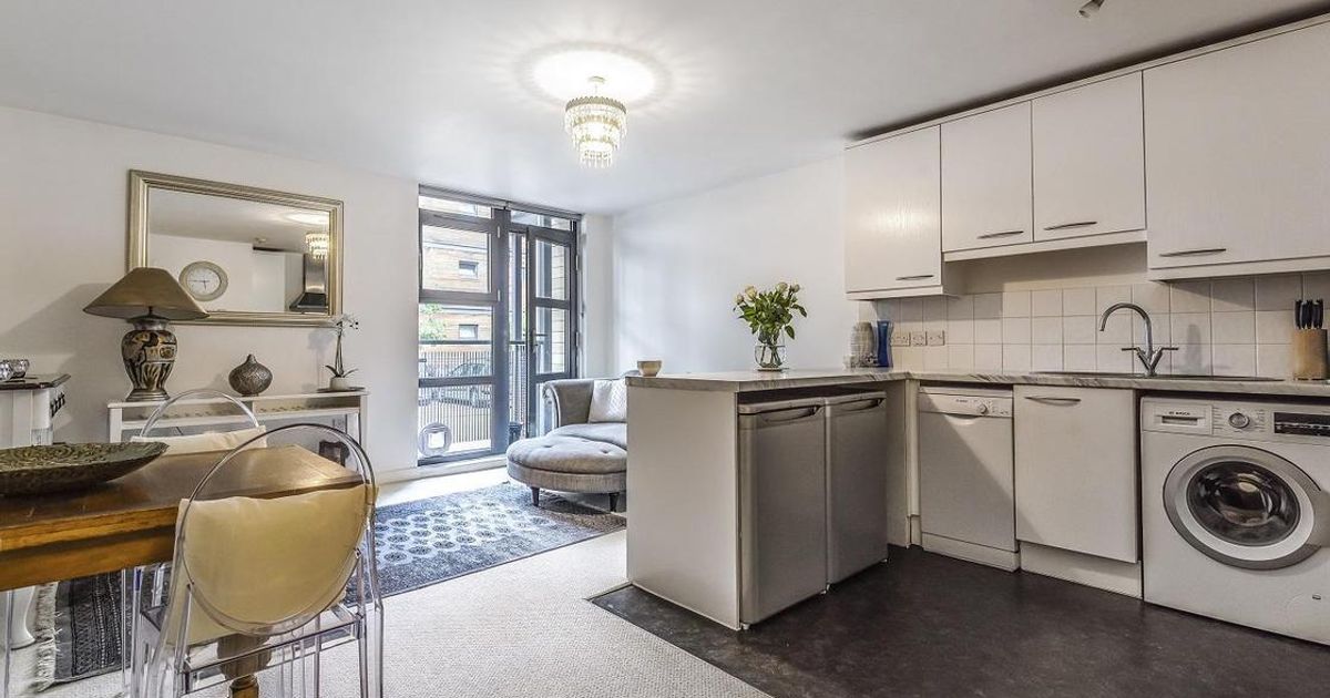 1 bedroom Flat for sale in Scott Avenue, Putney SW15 (For sale) KFH