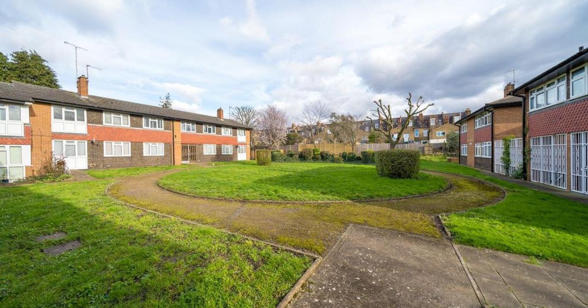 2 bedroom Flat for sale in Westover Road, Wandsworth SW18 (For sale) KFH