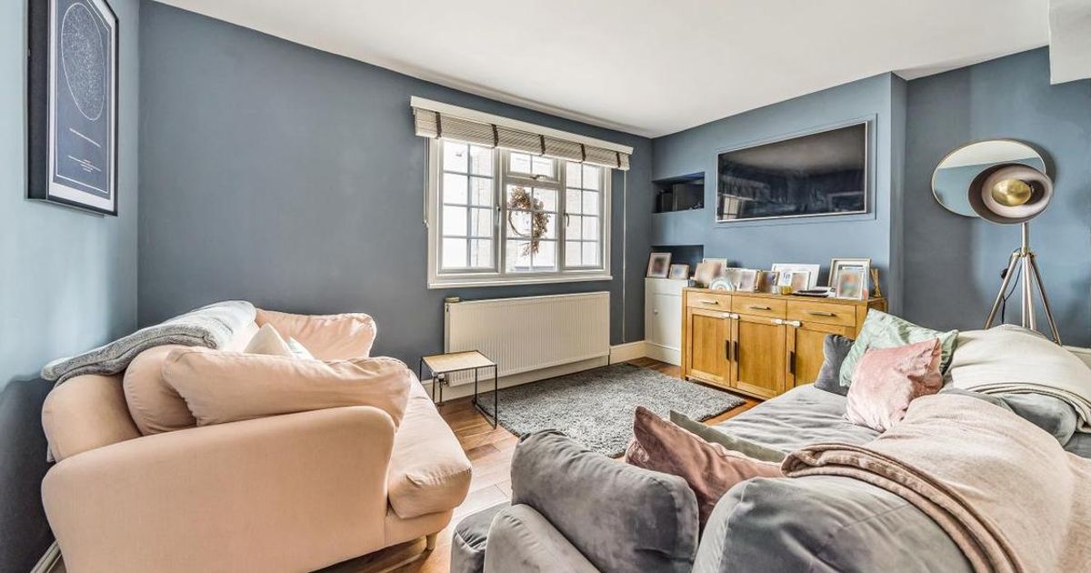 2 bedroom House for sale in Plymouth Road, Bromley BR1 (Contracts