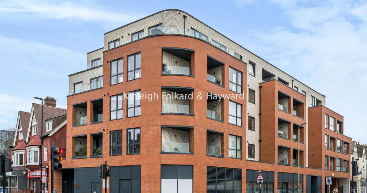 2 bedroom Flat for sale in Homesdale Road, Bromley BR2 (Sold) KFH