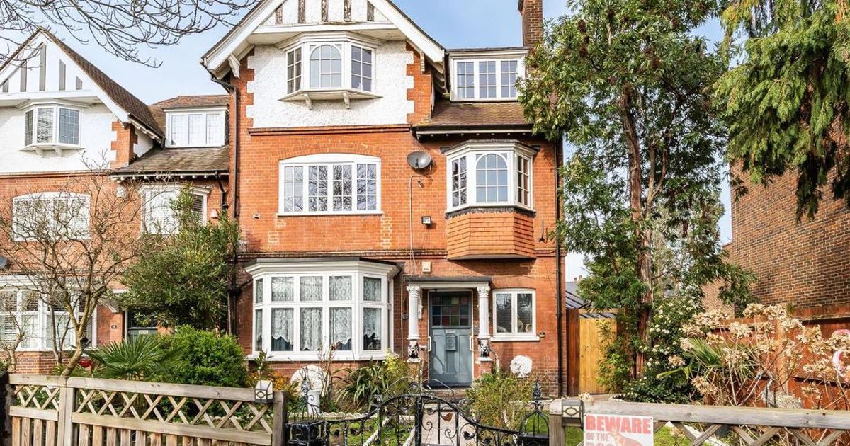 4 bedroom Flat for sale in Hardy Road, Blackheath SE3 (For sale) KFH