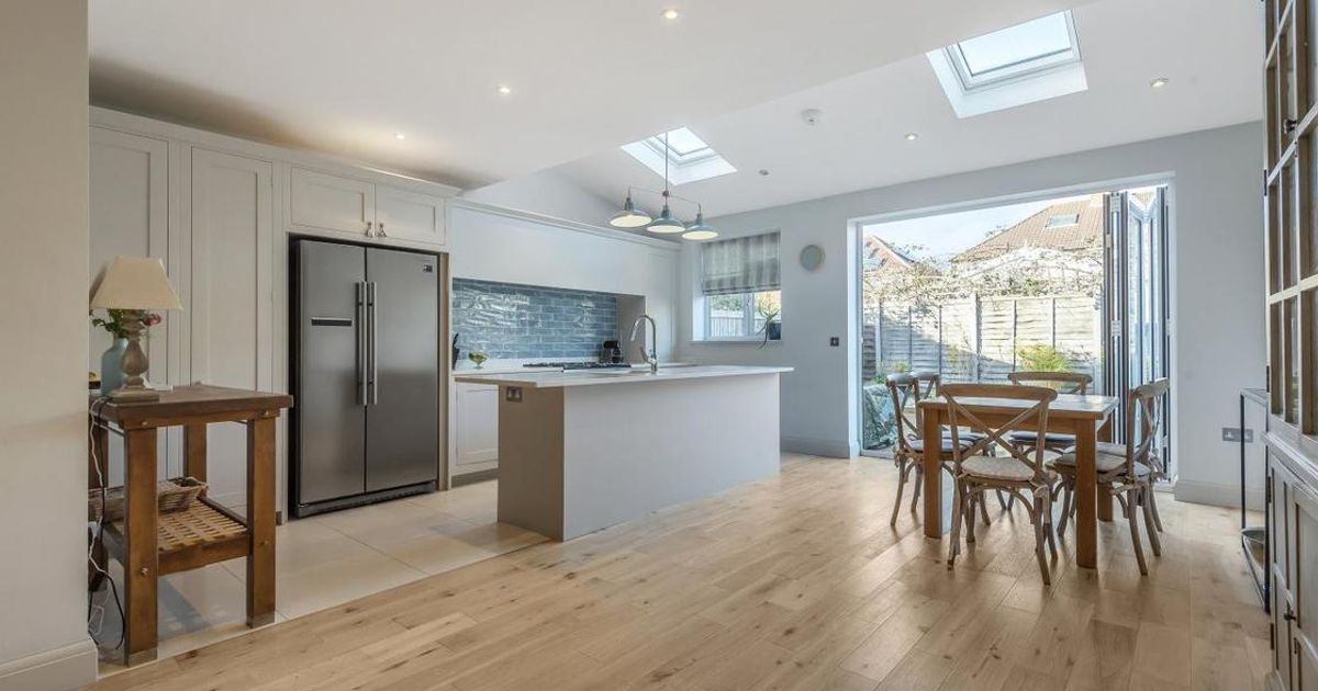 4 bedroom House for sale in Meadway, Raynes Park SW20 (Under offer) KFH