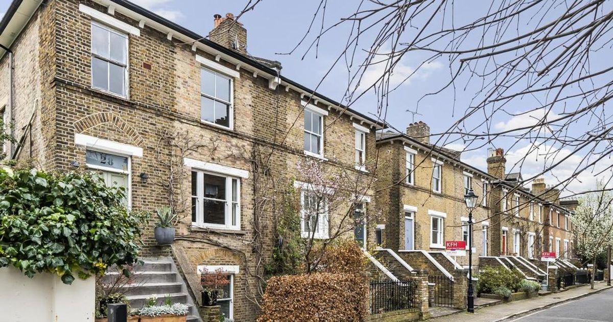 4 bedroom House for sale in Spencer Walk, Putney SW15 (For sale) KFH