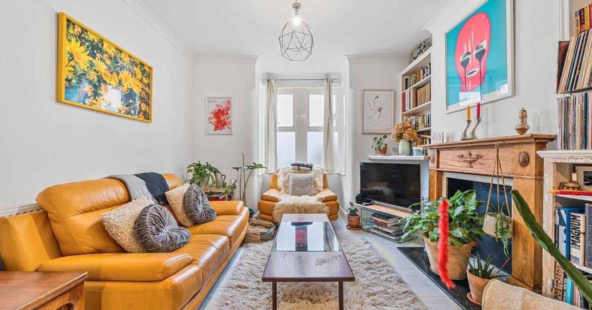 3 bedroom House for sale in Huntspill Street, Earlsfield SW17 (For sale) KFH