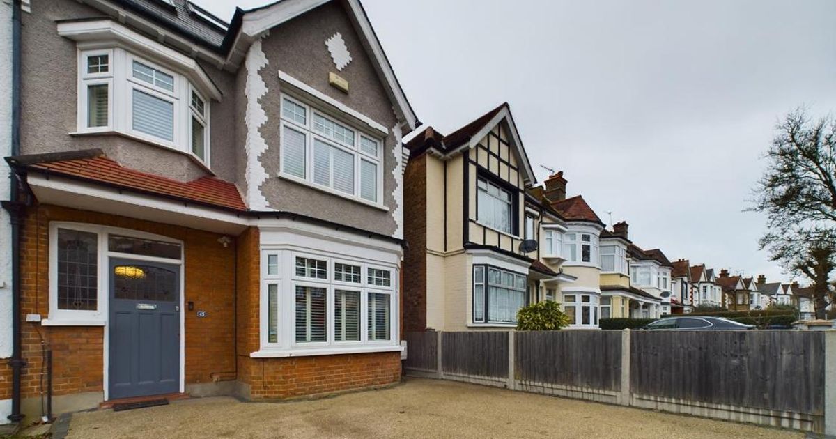 4 bedroom House for sale in Queens Avenue, Finchley Central N3 (Under