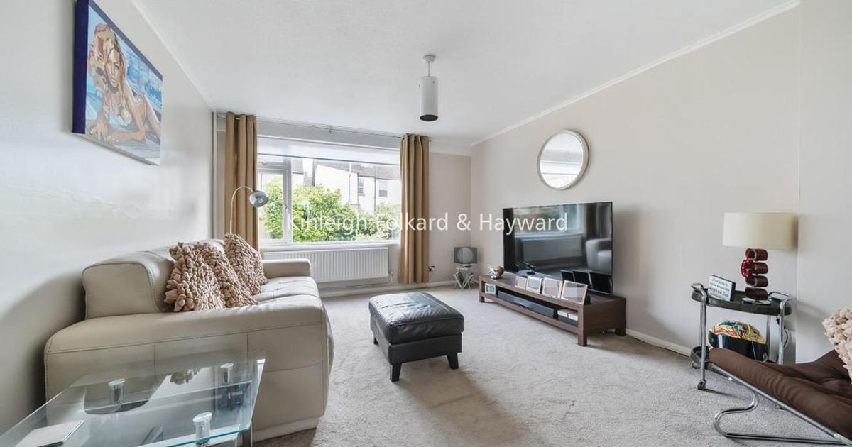 3 bedroom House for sale in Invicta Close, Chislehurst BR7 (For sale) KFH