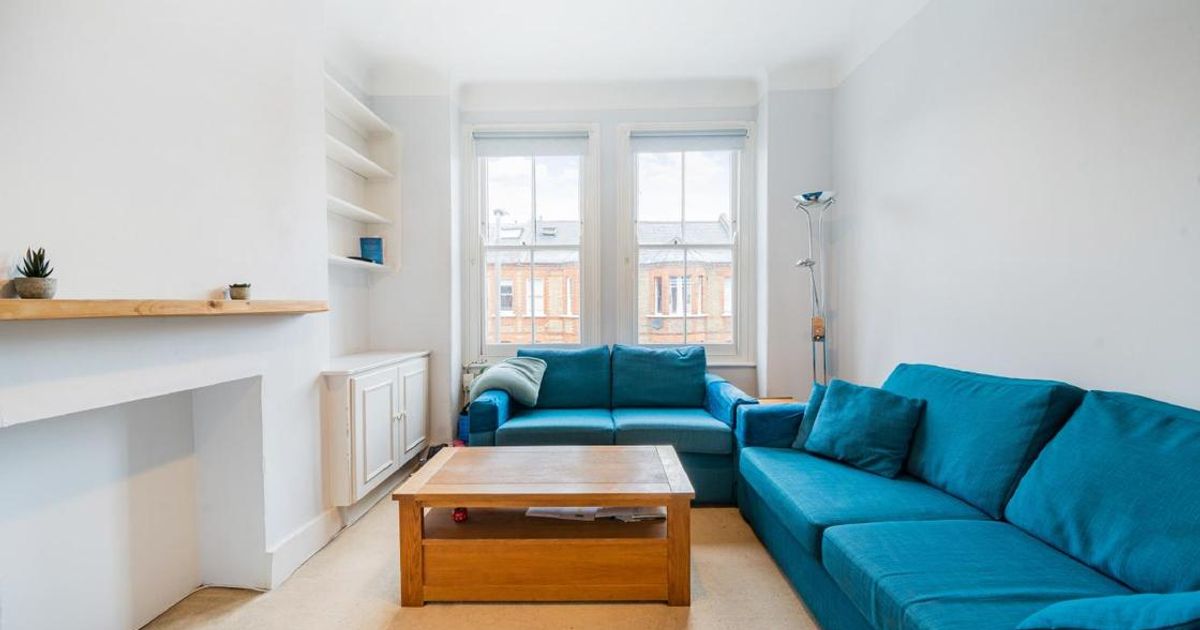 2 bedroom Flat for sale in Ingelow Road, Battersea SW8 (Under offer) KFH