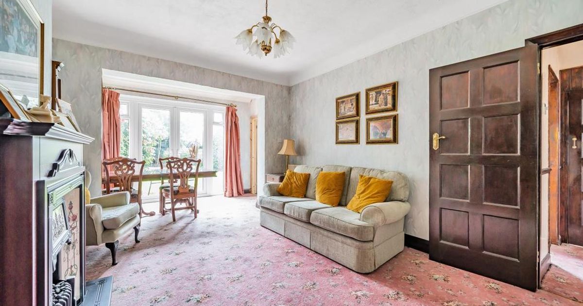 3 bedroom House for sale in Hawkhurst Way, West Wickham BR4 (Under