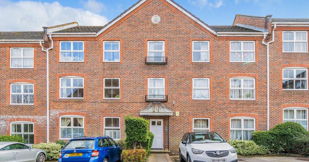 Flat for sale in Paxton Road, Forest Hill SE23 (For sale) KFH