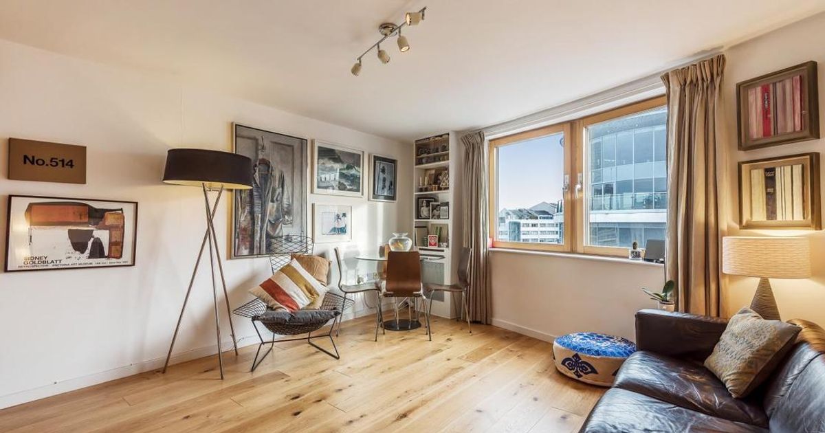 2 bedroom Flat for sale in Townmead Road, Fulham SW6 (Under offer) KFH