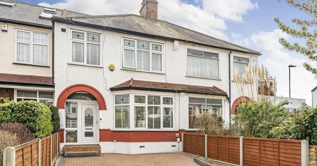 3 bedroom House for sale in Abbots Way, Beckenham BR3 (Under offer) KFH