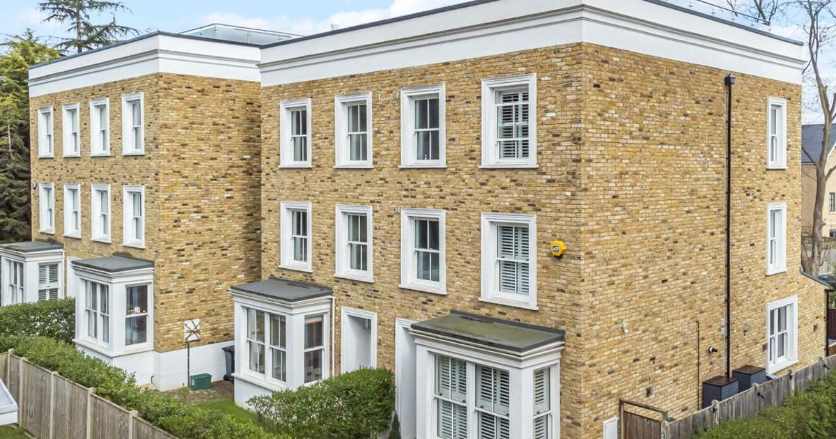 5 bedroom House for sale in Hevingham View, Sydenham SE26 (Contracts