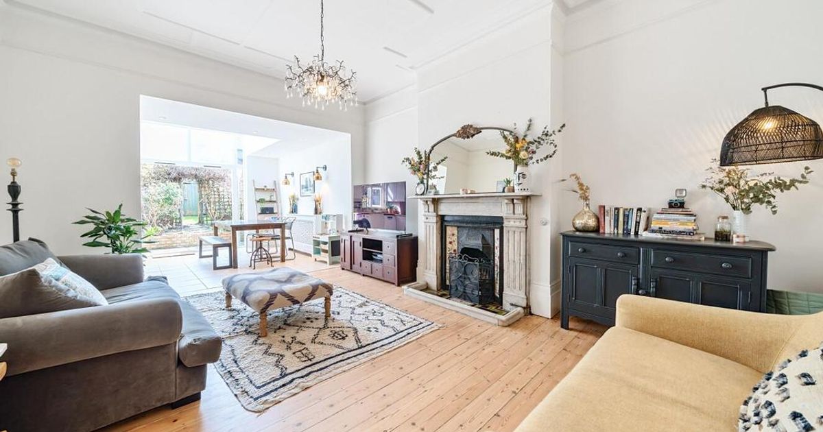 2 bedroom Flat for sale in Ritherdon Road, Balham SW17 (Sold) KFH