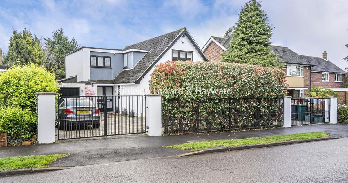 4 bedroom House for sale in Oldfield Road, Bickley BR1 (For sale) KFH