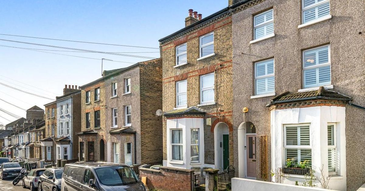 4 bedroom House for sale in Elderton Road, Sydenham SE26 (For sale) KFH