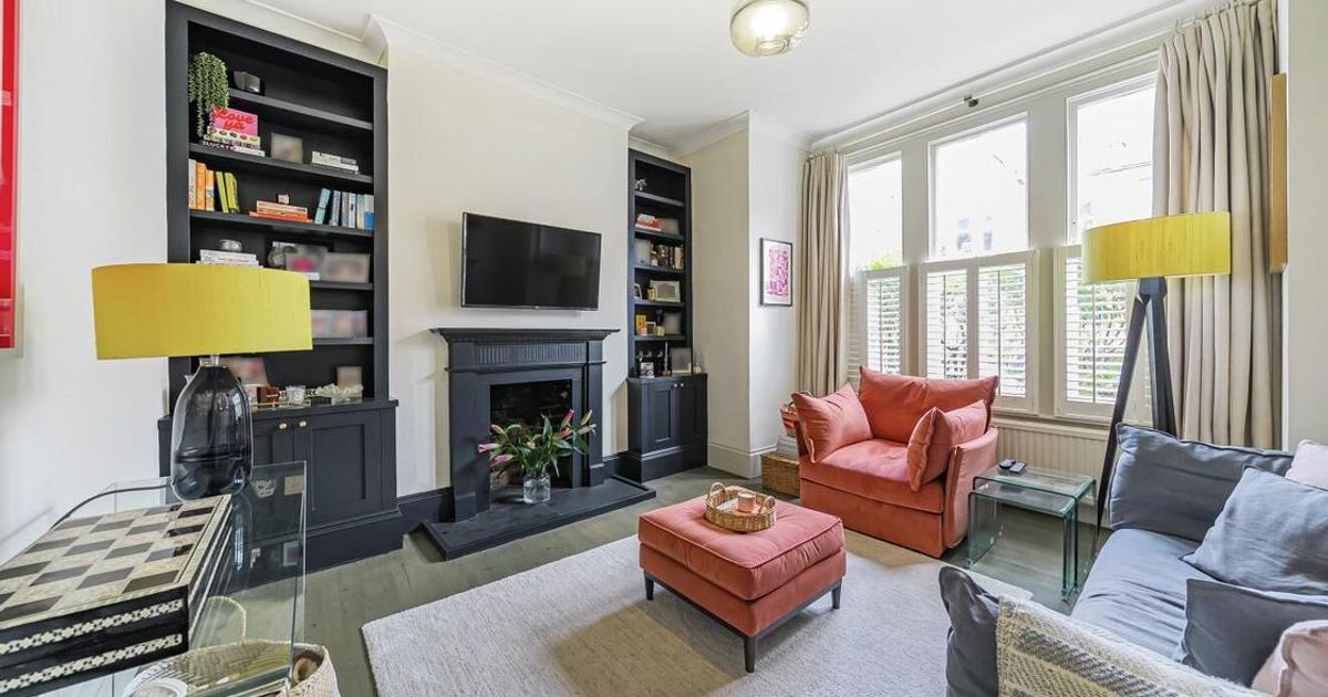 2 bedroom Flat for sale in Yukon Road, Balham SW12 (Contracts exchanged