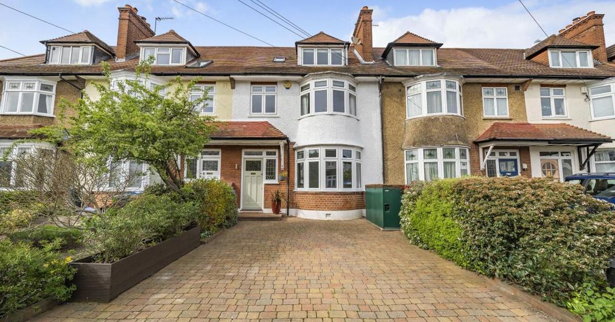 4 bedroom House for sale in Charminster Avenue, Merton Park SW19