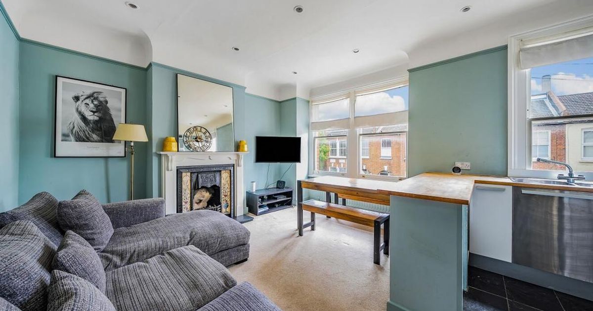 2 bedroom Flat for sale in Khartoum Road, Tooting SW17 (Under offer) KFH