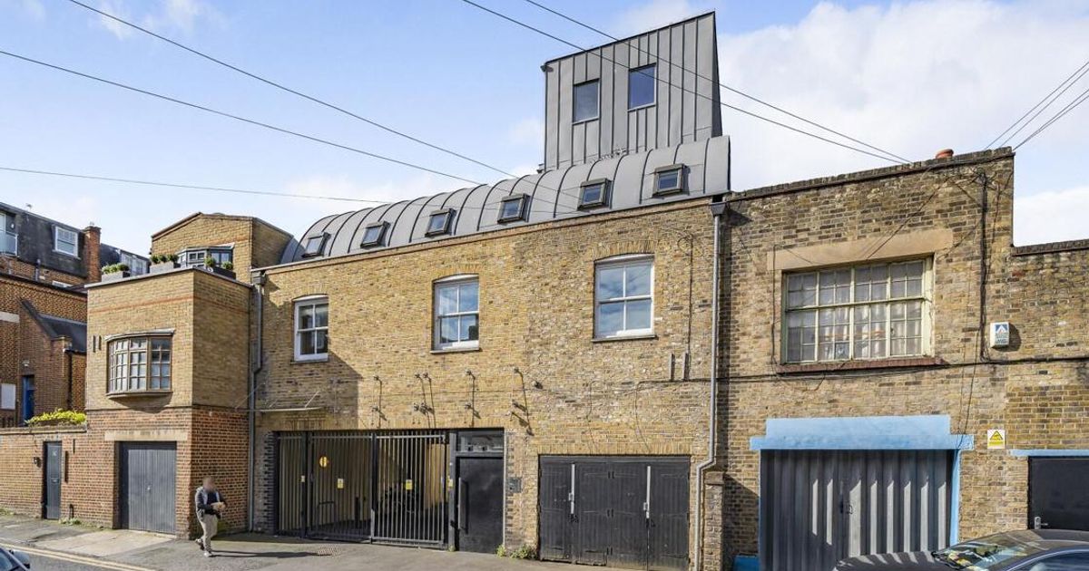 2 bedroom Flat for sale in Corben Mews, Battersea SW8 (Under offer) KFH