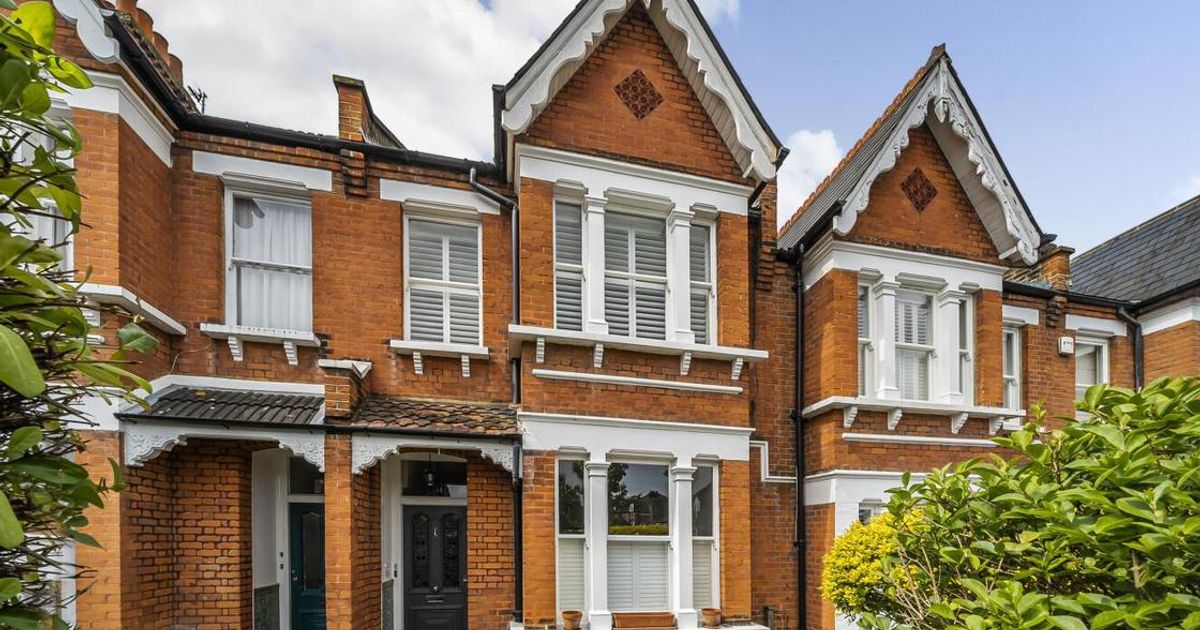 3 bedroom Flat for sale in Beauval Road, Dulwich SE22 (Under offer) KFH