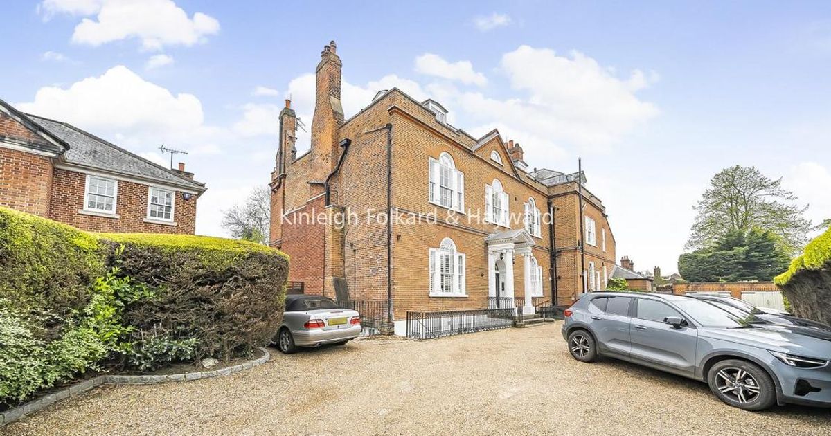 3 bedroom Flat for sale in St Paul's Cray Road, Chislehurst BR7 (Under