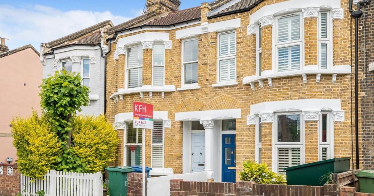 3 bedroom House for sale in Wells Way, Camberwell SE5 (For sale) KFH