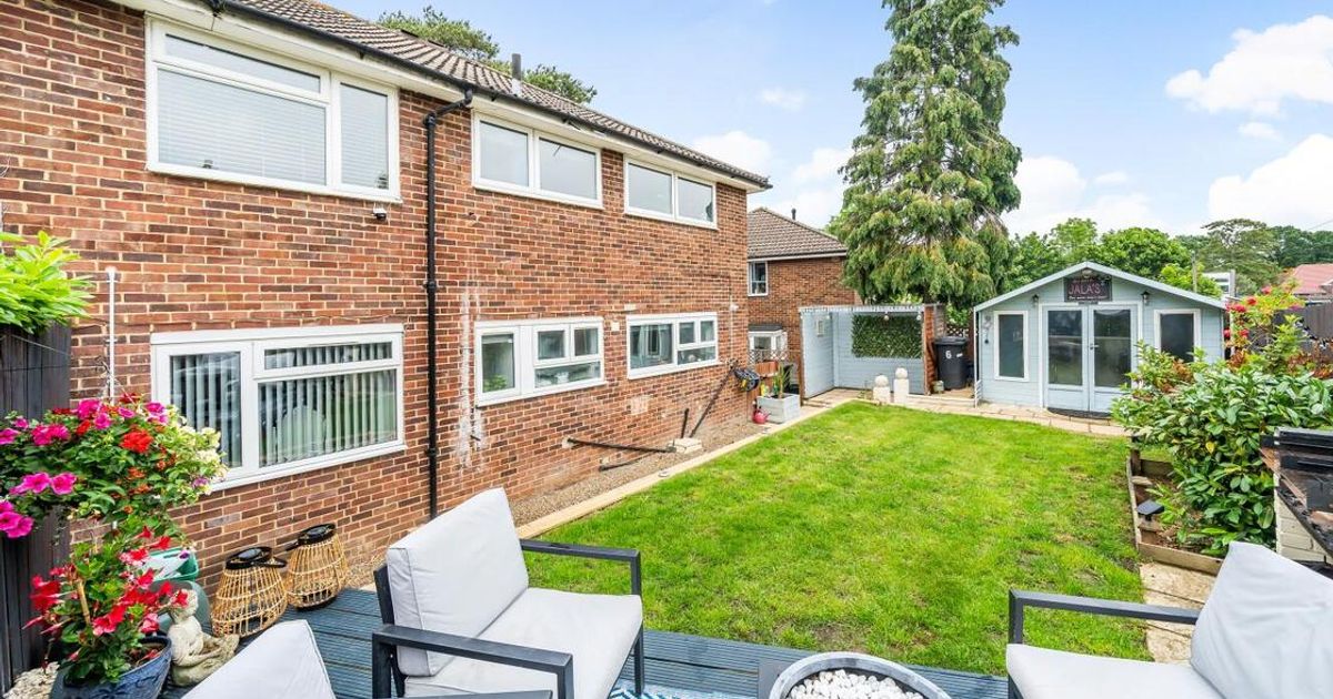 2 bedroom Flat for sale in Martins Close, West Wickham BR4 (Under offer