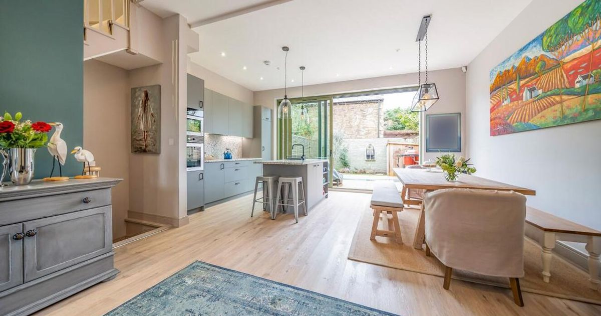 5 bedroom House for sale in Montague Road, Wimbledon SW19 (For sale) KFH