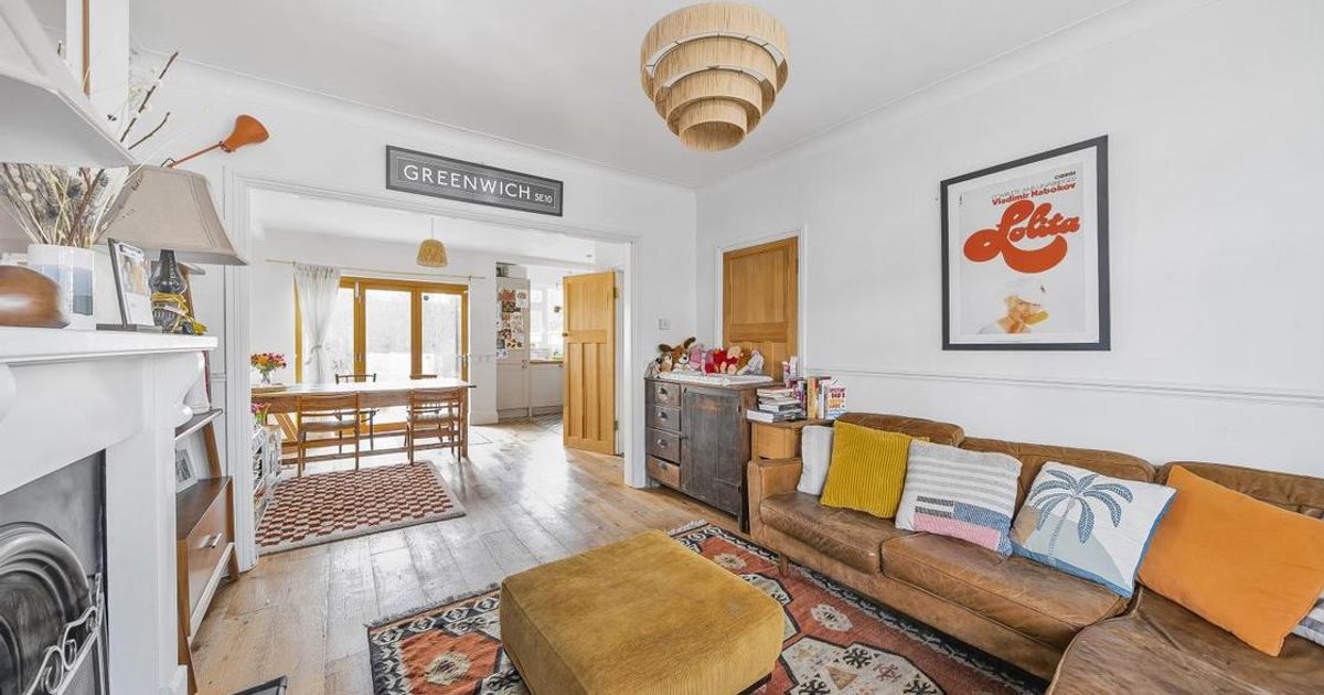 3 bedroom House for sale in Milborough Crescent, Lee SE12 (For sale) KFH