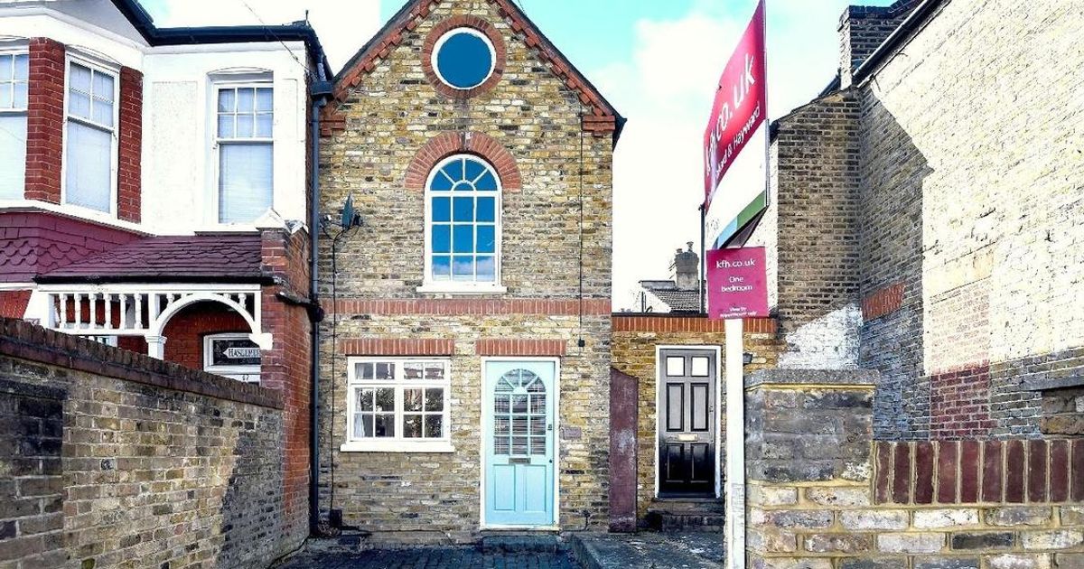 1 bedroom House for sale in Brookwood Road, Southfields SW18 (Under