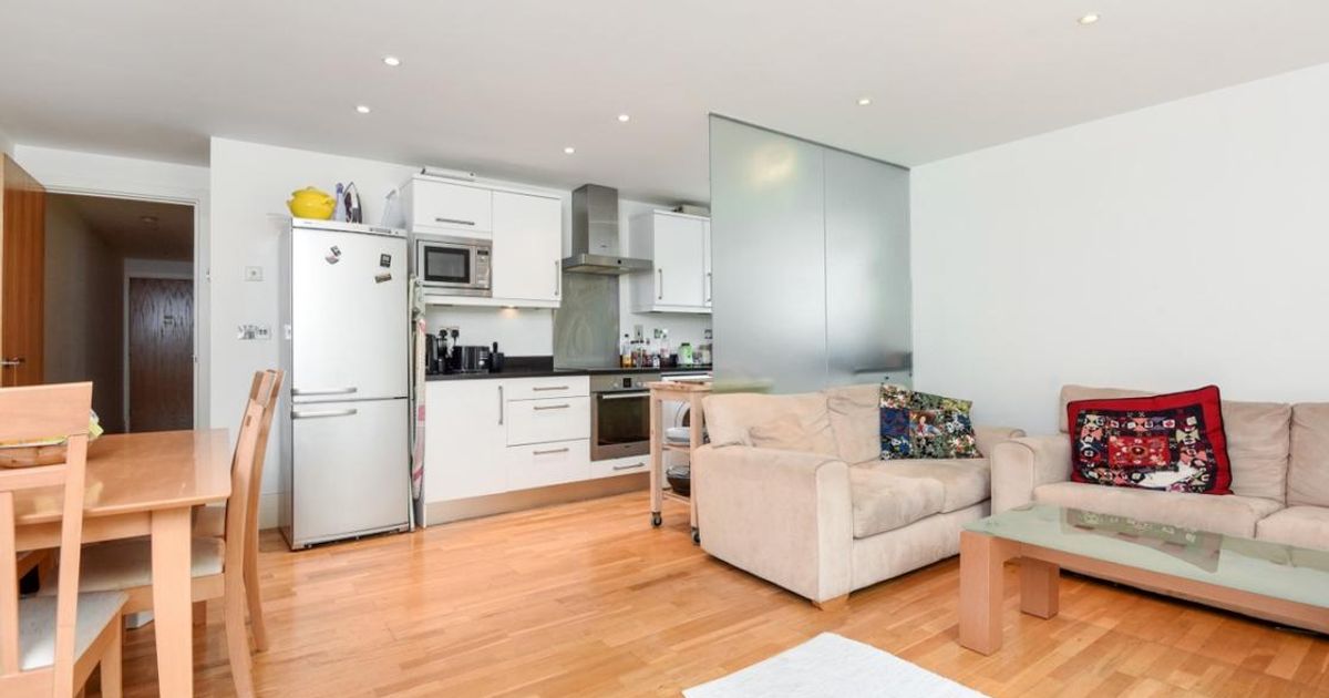 2 bedroom Flat to rent in Hartfield Road, Wimbledon SW19 (Let) KFH