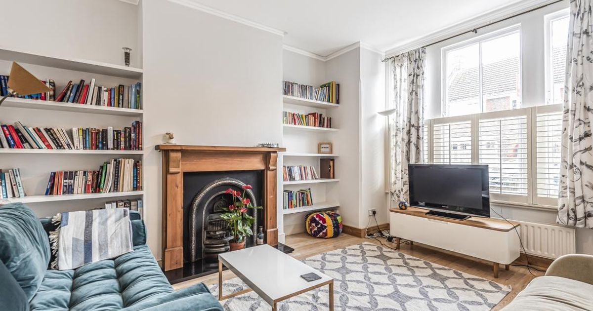 2 bedroom Flat to rent in Waldron Road, London SW18 (To let) KFH