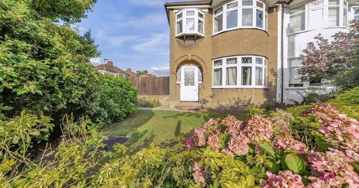 3 bedroom House for sale in Bolderwood Way, West Wickham BR4 (For sale