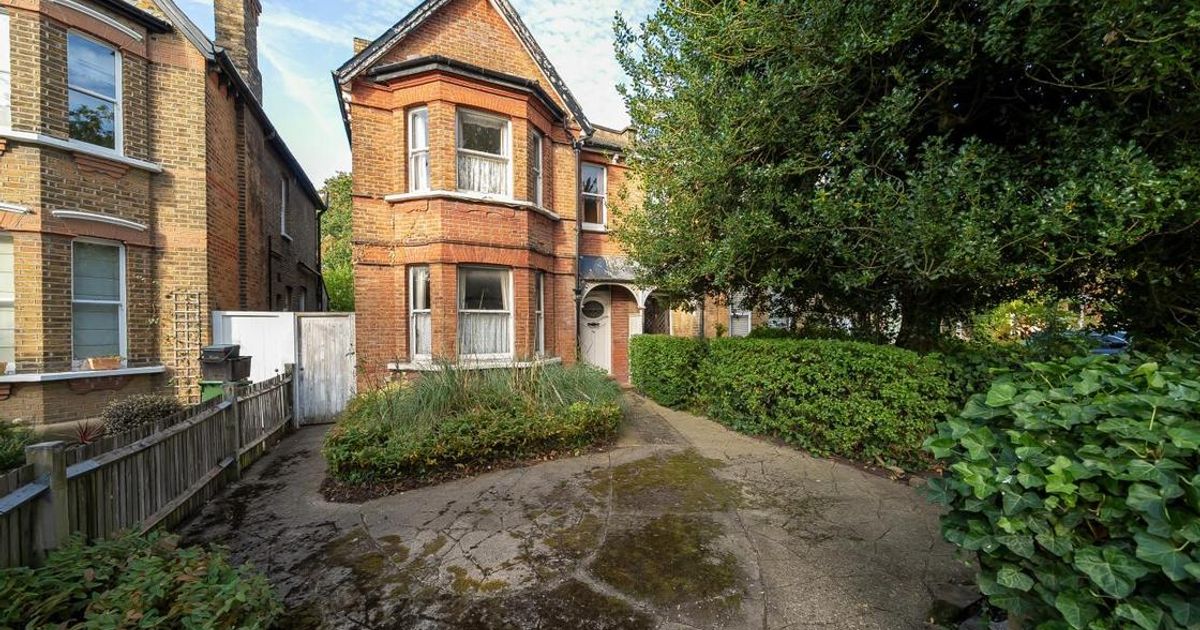 4 bedroom House for sale in Barnmead Road, Beckenham BR3 (For sale) KFH