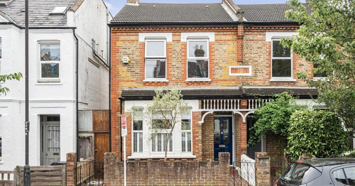 4 bedroom House for sale in Wiverton Road, Sydenham SE26 (For sale) KFH