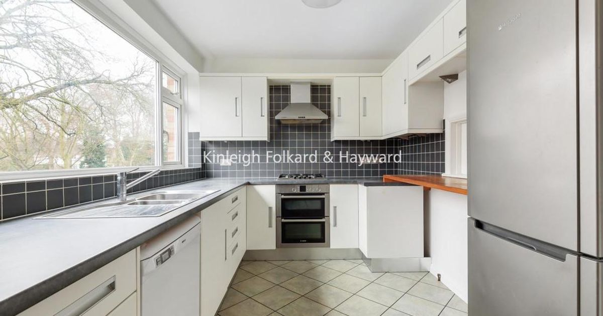 3 bedroom House for sale in Thornton Dene, Beckenham BR3 (For sale) KFH